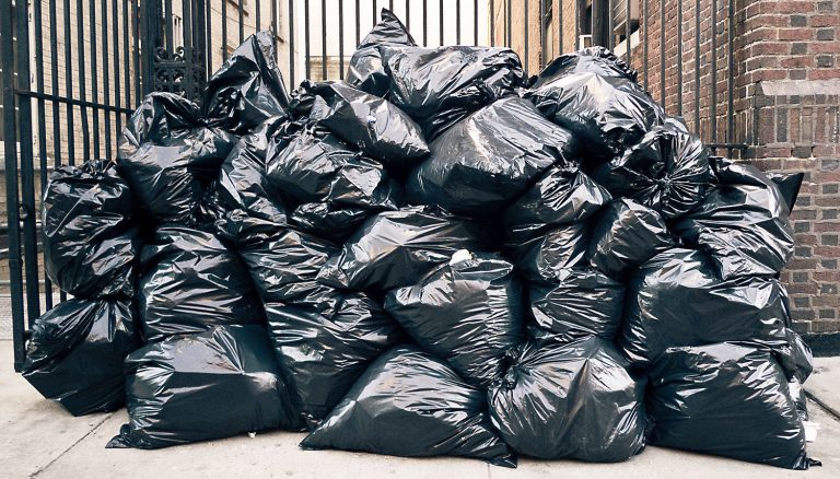 Pourquoi autant de poubelles en plein air à New York ?
