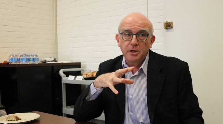 Immigration: l'historien Henry Rousso détenu par erreur à Houston