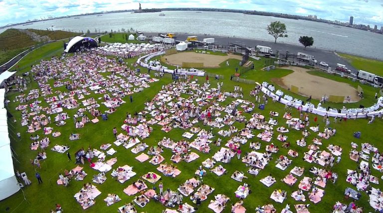 Pinknic: la grand messe du rosé revient sur Governors Island