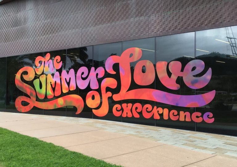 Le Summer of Love s'expose au musée De Young