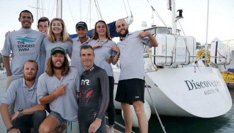 Benoit Lecomte reporte sa traversée du Pacifique à la nage