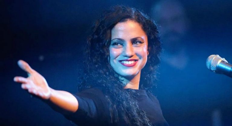 Emel Mathlouthi en concert à San Francisco