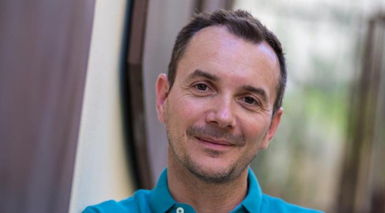 De "premier marié gay" de France à candidat en Amérique du Nord