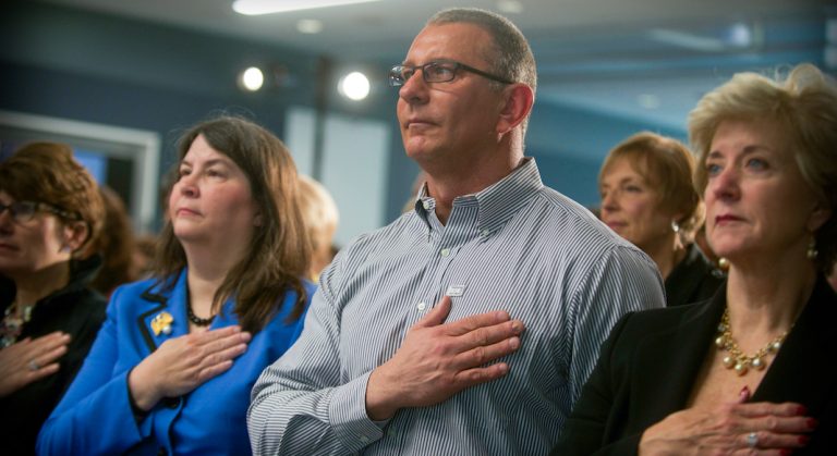 Pourquoi les Américains placent-ils la main sur le coeur pendant l'hymne ?