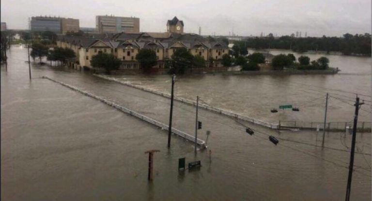 Inondations: l'attente angoissée des Français de Houston