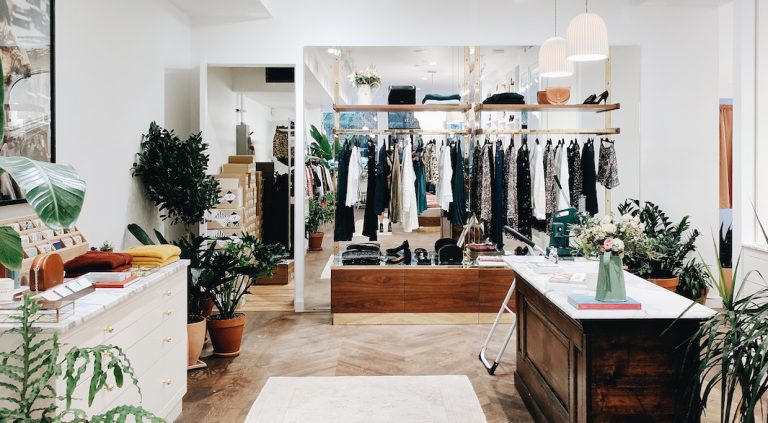 Sézane, la marque de mode "frenchy", s'installe à New York