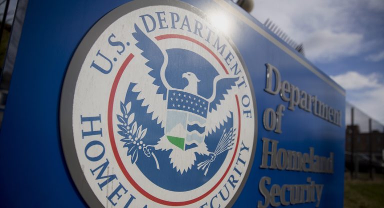 L'immigration US renforce sa surveillance de -vos- réseaux sociaux