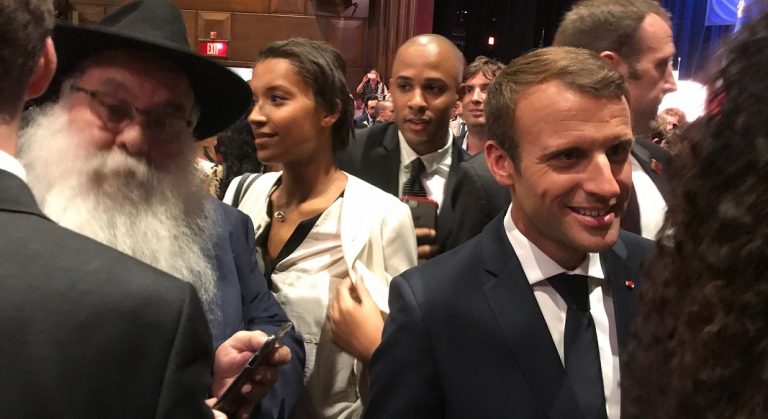 Emmanuel Macron aux Français de New York: "Revenez !"