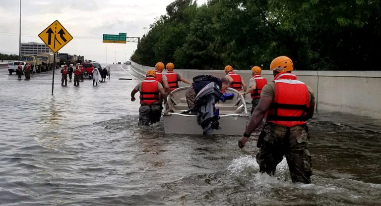 Harvey : mise en place d'une permanence téléphonique à Houston