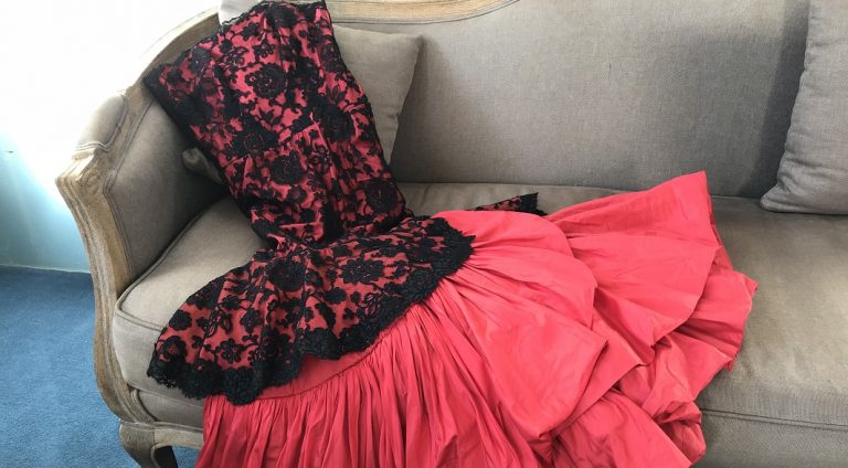 Longtemps oubliée, une robe de Marilyn Monroe reprend vie aux Services culturels