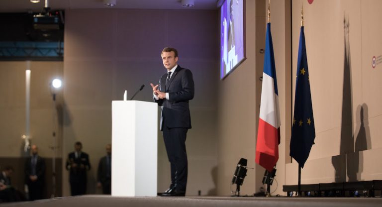 Macron veut donner "envie" aux Français de l'étranger de revenir en France