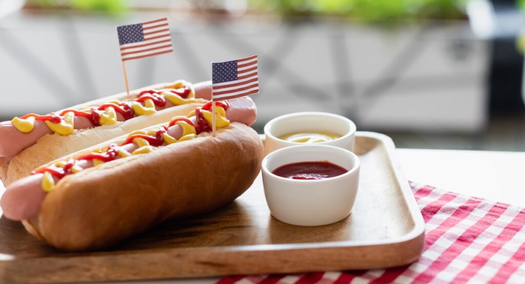 Pourquoi le hot-dog s’appelle-t-il « chien chaud » ?