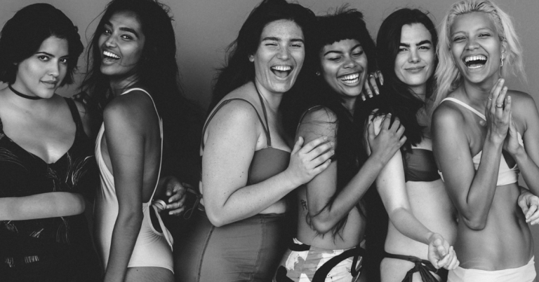 Deux mannequins contre le diktat de la mode à She for S.H.E