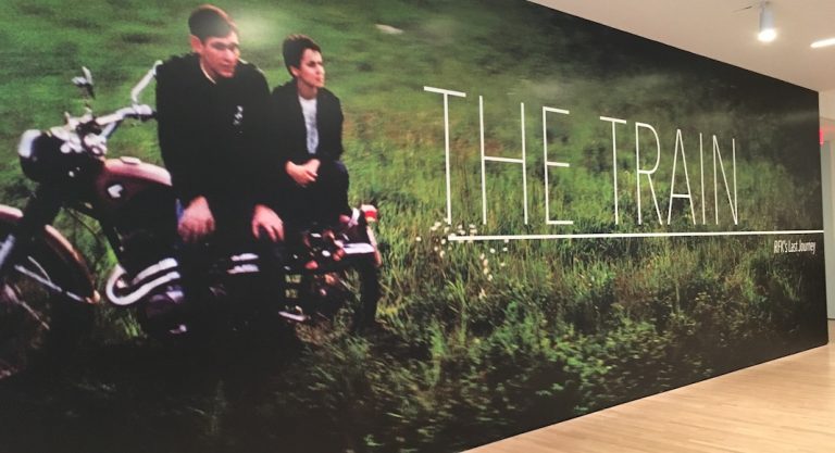 The Train: trois visions du convoi funèbre de RFK au SFMOMA