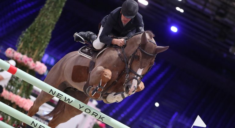 Débarquement de cavaliers européens aux Longines Masters de New York