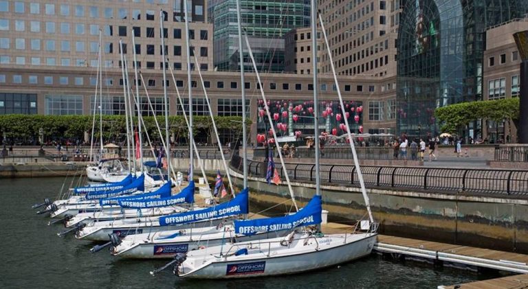 Une course de voile pour les anciens de grandes écoles à New York