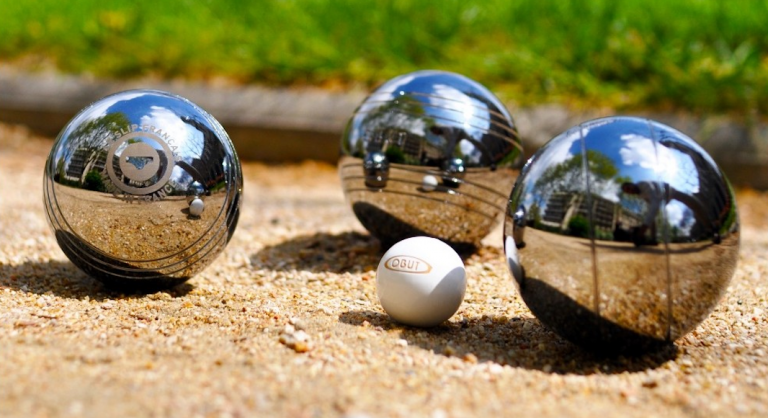 Le printemps rime avec pétanque à la French Legation d'Austin