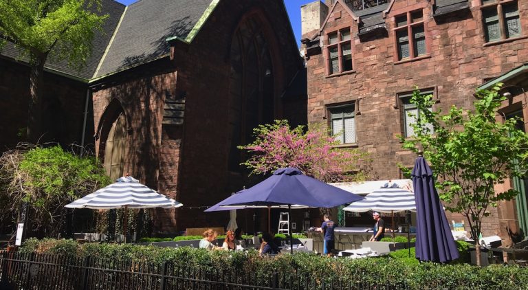 Jue Lan Club, une terrasse bien planquée à New York