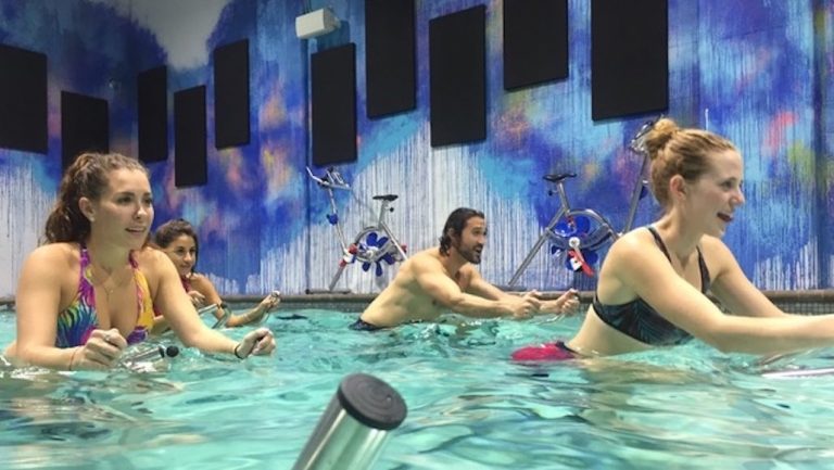 Pour la fête des mères, offrez la forme avec le WaterBiking Studio