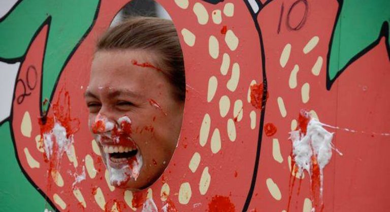 Il pleut des fraises près de Los Angeles