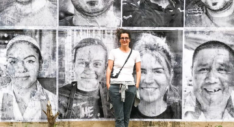 Stéphanie de Rougé affiche JR dans les rues de New York