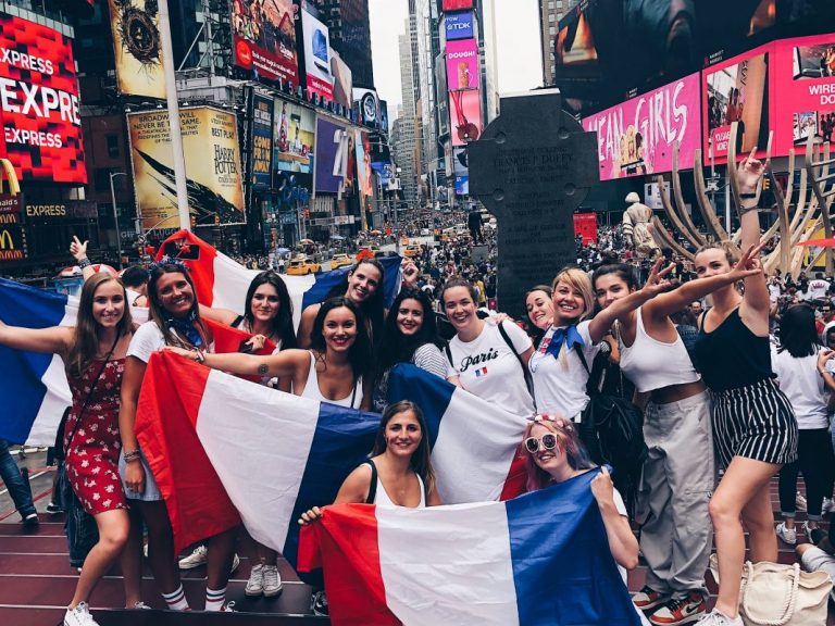 Photos: les Français de New York déchaînés après la victoire des Bleus