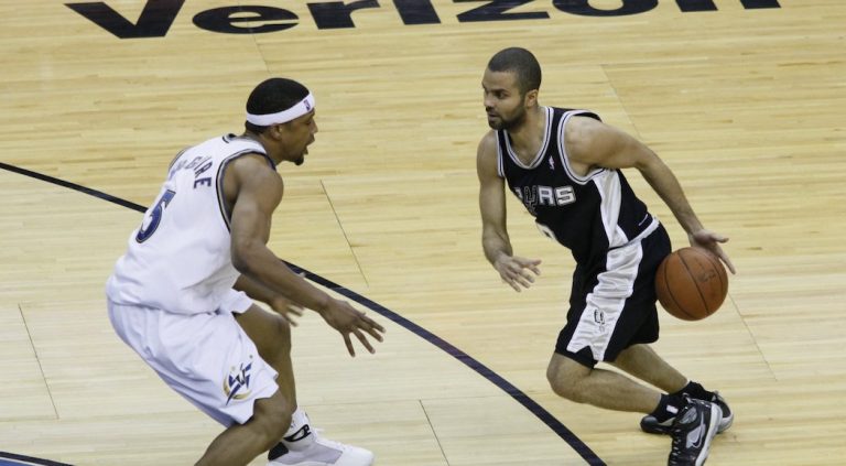 Tony Parker quitte les Spurs pour Charlotte