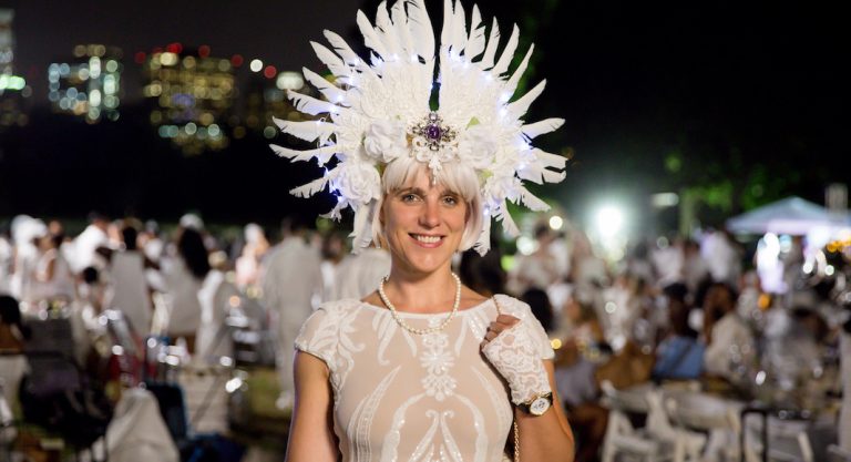 Le Dîner en Blanc fête l&rsquo;automne à New York