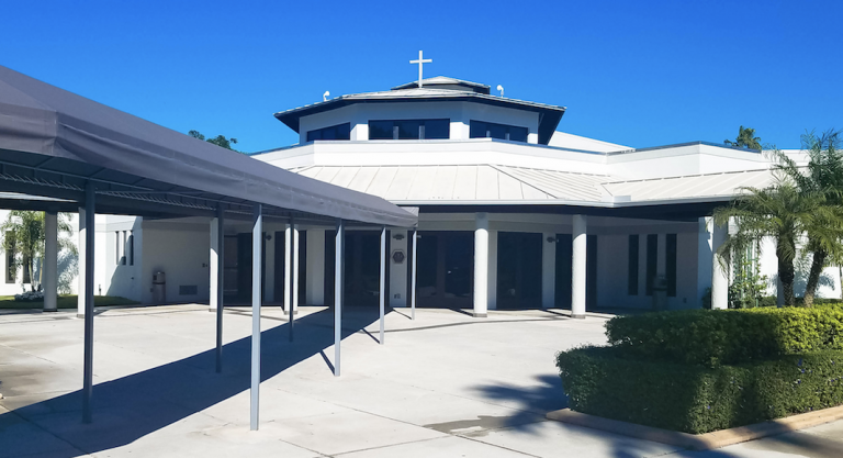 Les messes catholiques en français reprennent à Miami