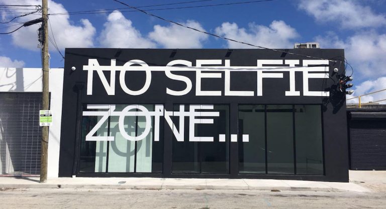 Rero transforme la musique en mots à Miami
