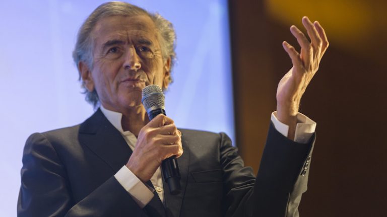 BHL sur les planches à New York pour parler de la démocratie américaine