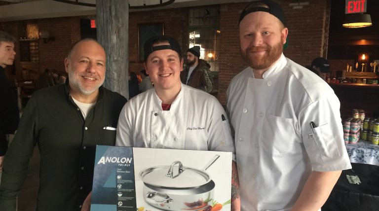 À Brooklyn, un chef-pompier remporte le concours du cassoulet