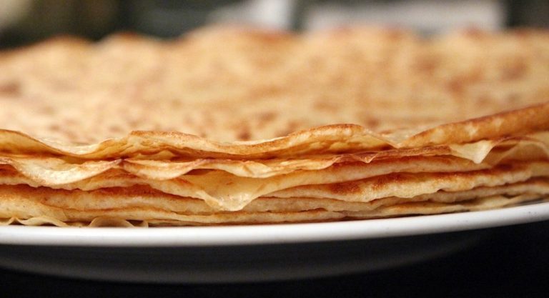 Pétanque et crêpes au programme de la Chandeleur de l'Alliance française d'Austin