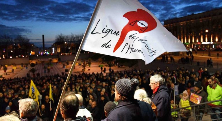 Rassemblement contre l'anti-sémistisme au Consulat de France à New York