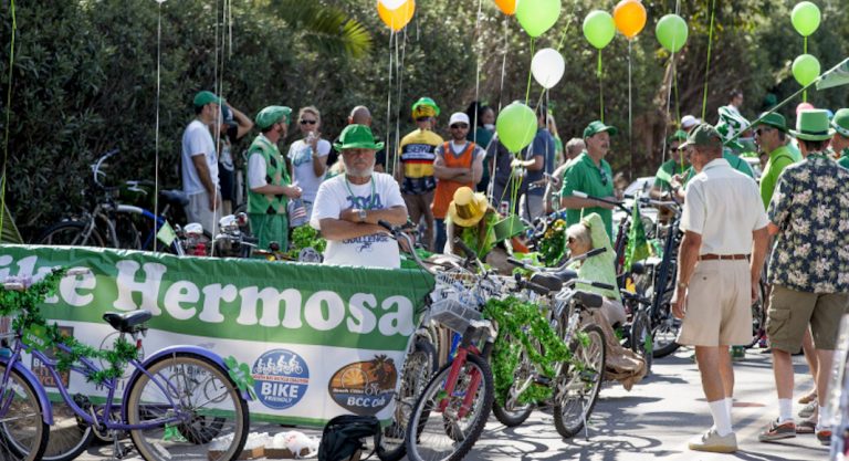 La Saint Patrick se fête en parade à Hermosa Beach