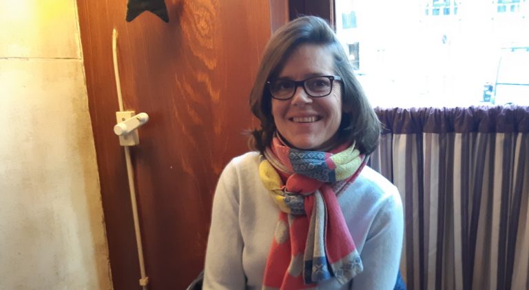 Pour Aurélie Chausson, rentrer en France exige de "redoubler d'efforts"
