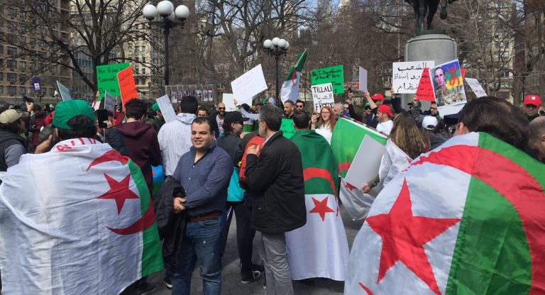 À la manifestation des Algériens à New York, un désir de rentrer au pays