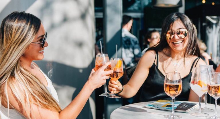 Apéro et musique française: Le District lance les "French Sundays"