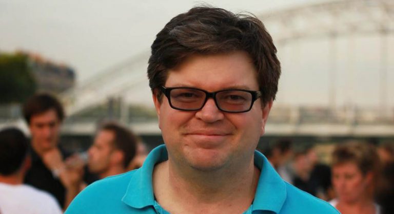 Yann LeCun: "Créer des machines qui ont autant de bon sens qu'un chat de gouttière"