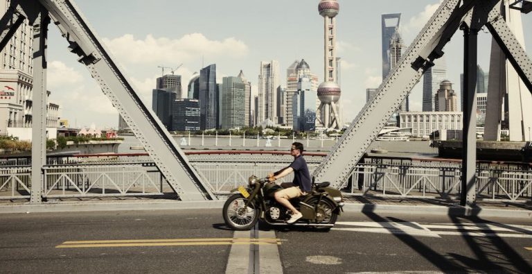 French Boss, épisode 7: Thomas Chabrières, en side-car de la Chine au Maroc