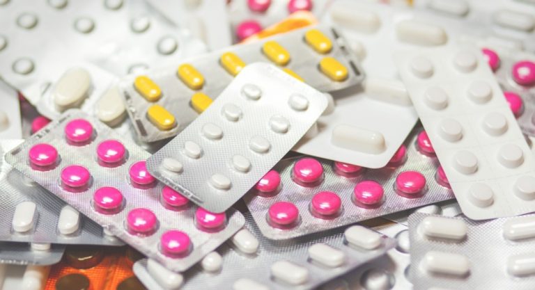 Pourquoi y a-t-il des spots publicitaires pour les médicaments aux États-Unis ?