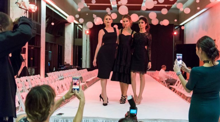 Un spectacle de mode à l'Ambassade de France à Washington le 28 septembre