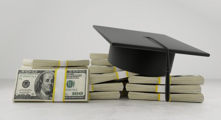 Pourquoi les universités américaines sont-elles si chères ?