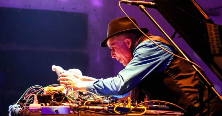 Rhys Chatham s'attaque au changement climatique en musique à Brooklyn