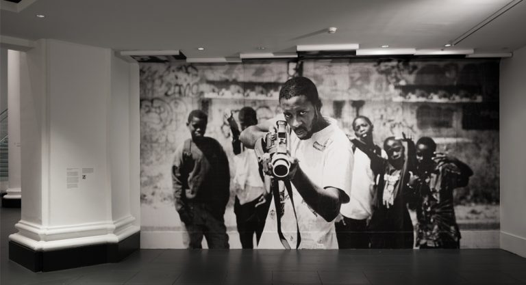 JR est à l’honneur au Brooklyn Museum