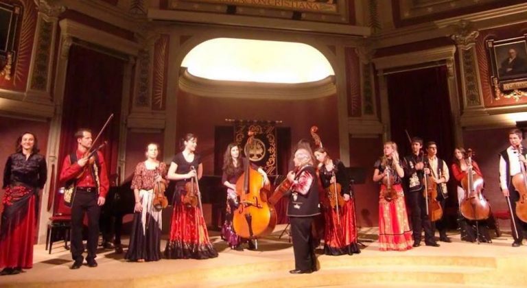 Les Violons tziganes de Cannes sur scène à Washington