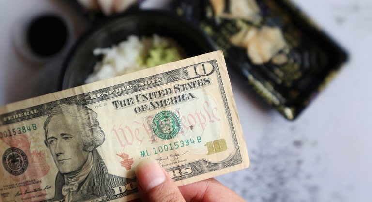 Le guide du pourboire aux Etats-Unis : à qui donner un "tip" et combien ?