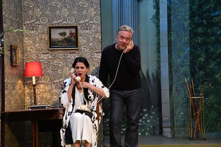 “Et Voilà Théâtre” présente sa nouvelle pièce “Le Canard à l’orange”