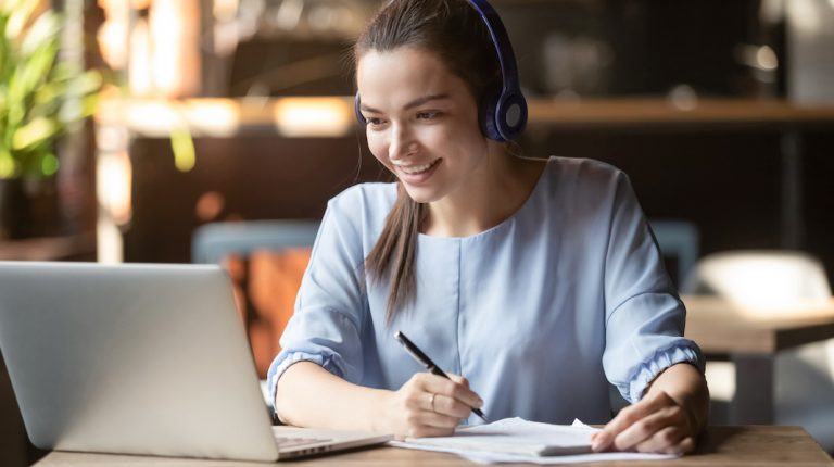 Cours en ligne : comment les écoles françaises se sont préparées