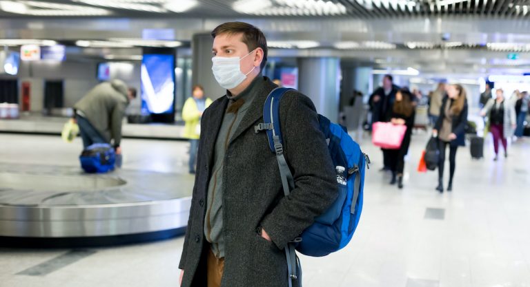 Voyages interdits, fermeture de bureau… Les entreprises françaises aux US face au coronavirus